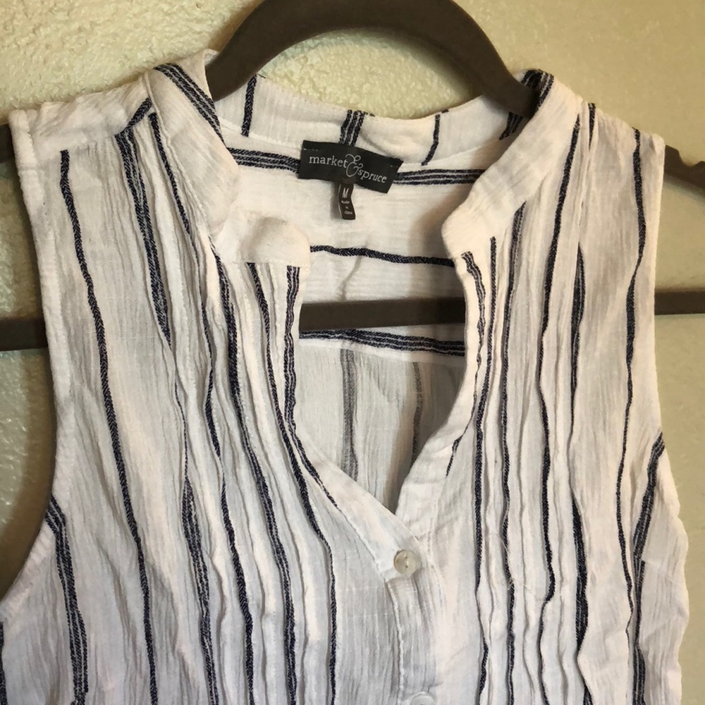 Sleeveless summer linen top